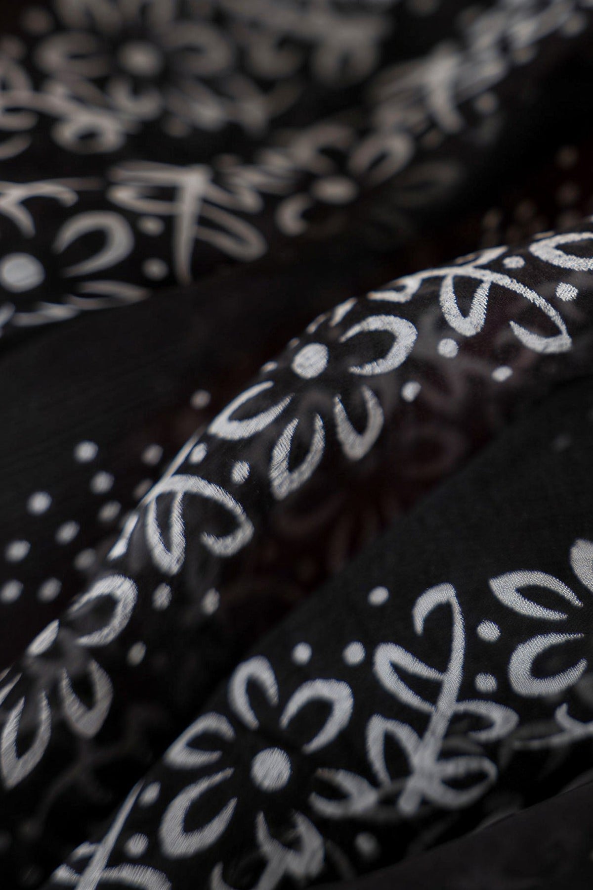 Muted Dark Tone Tiny Floral Print Silk Twill Stole