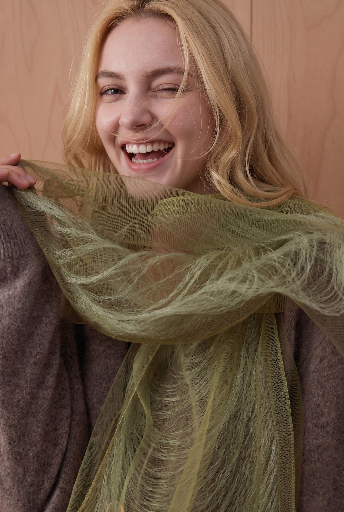 Airy Wrinkled silk Twill stole
